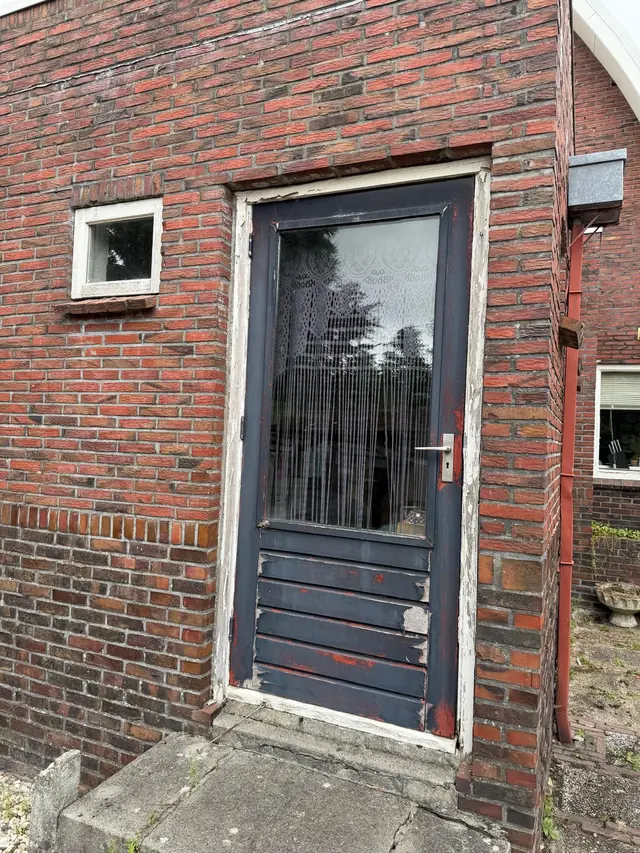 Deuren en kozijnen opgeknapt door GOGU Totaalbouw, voor de verbouwing, foto 3
